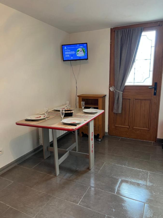 Tres Bel Appartement Bleu Montclar  Exterior photo